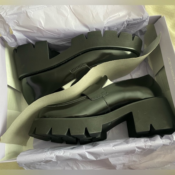 Madden Girl Essential Women’s Mary Jane Loafers - Picture 3 of 5